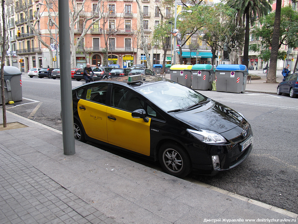 Такси Toyota Prius в Барселоне