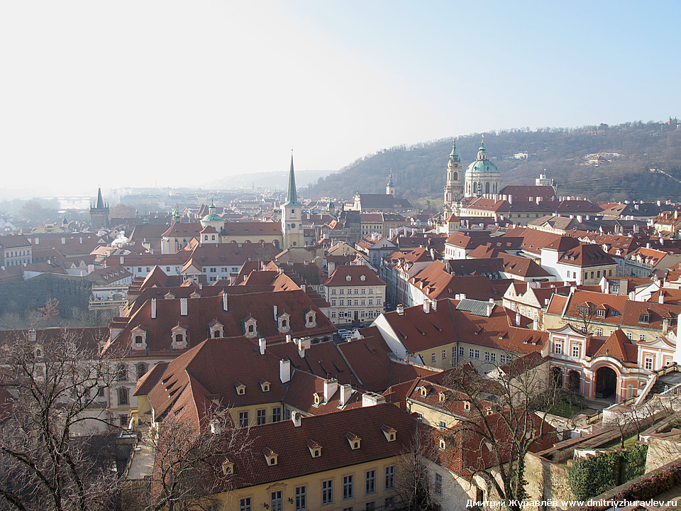 Прага, черепичные крыши